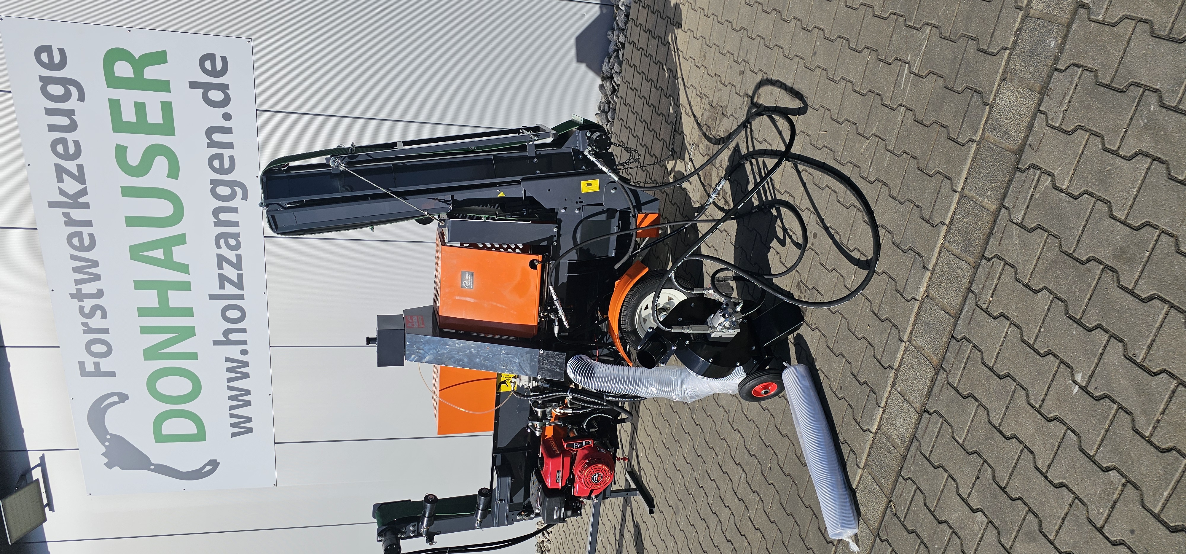 Mobiler Absauger für holzverarbeitende Maschinen - Hydraulisch