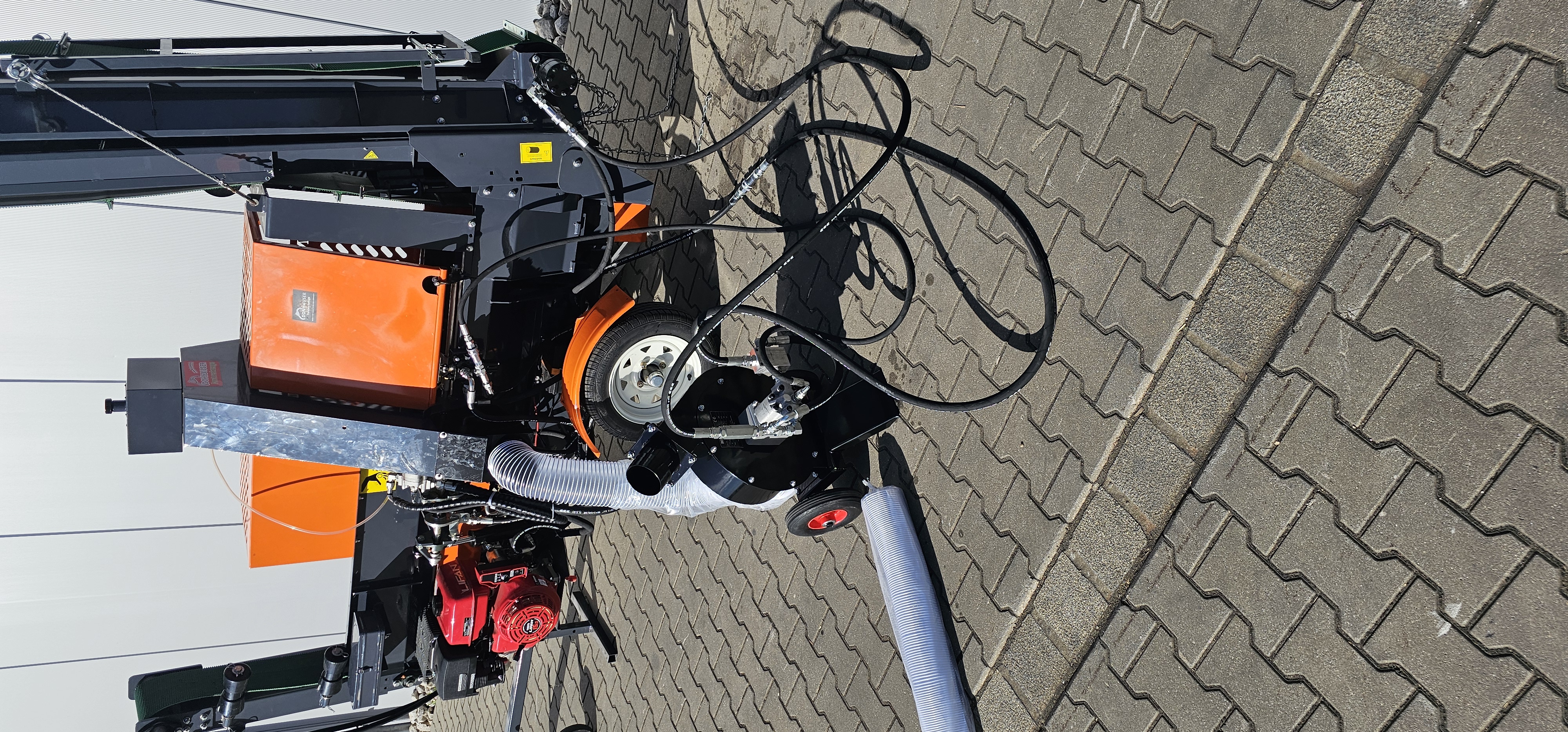 Mobiler Absauger für holzverarbeitende Maschinen - Hydraulisch