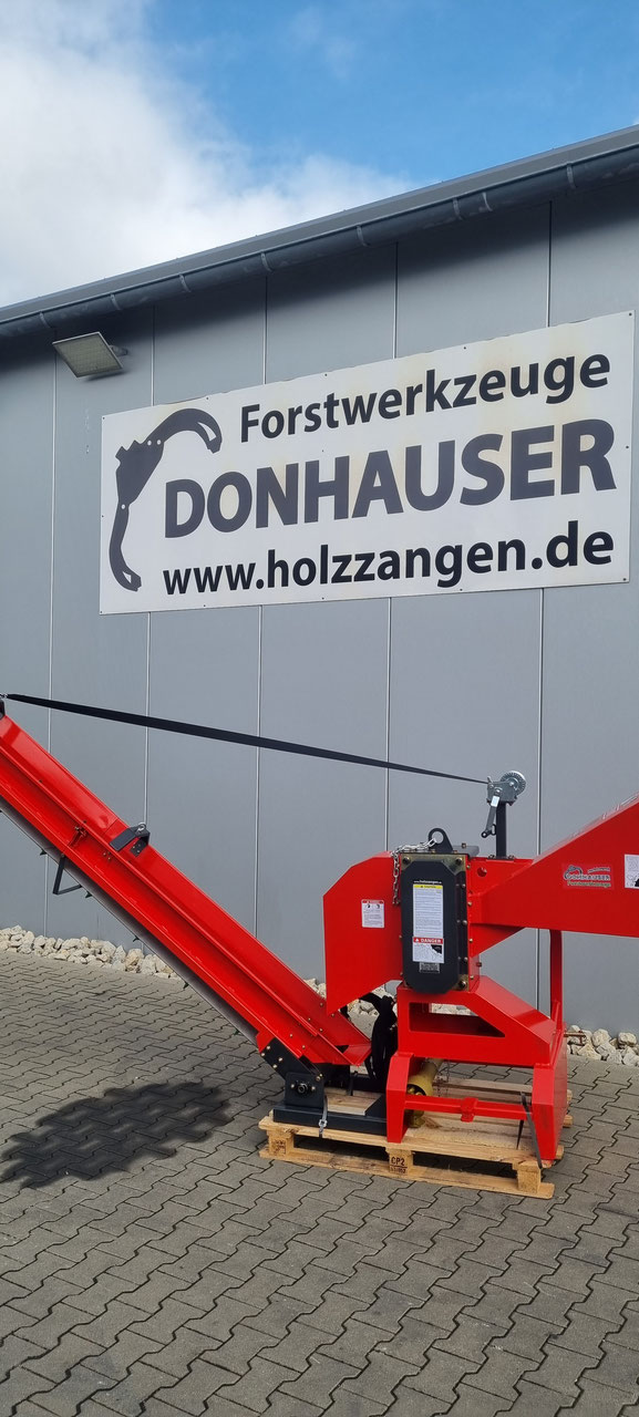 Holzhacker TRS110 mit Förderband