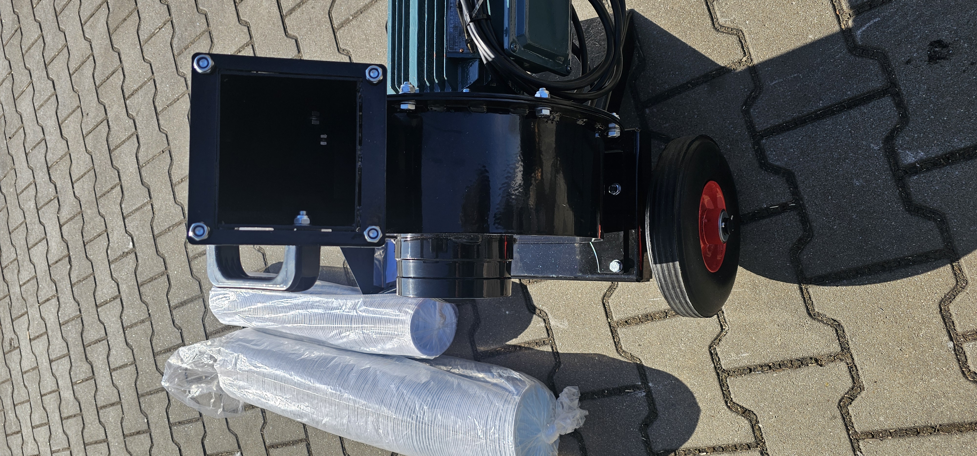 Mobiler Absauger für holzverarbeitende Maschinen - Hydraulisch