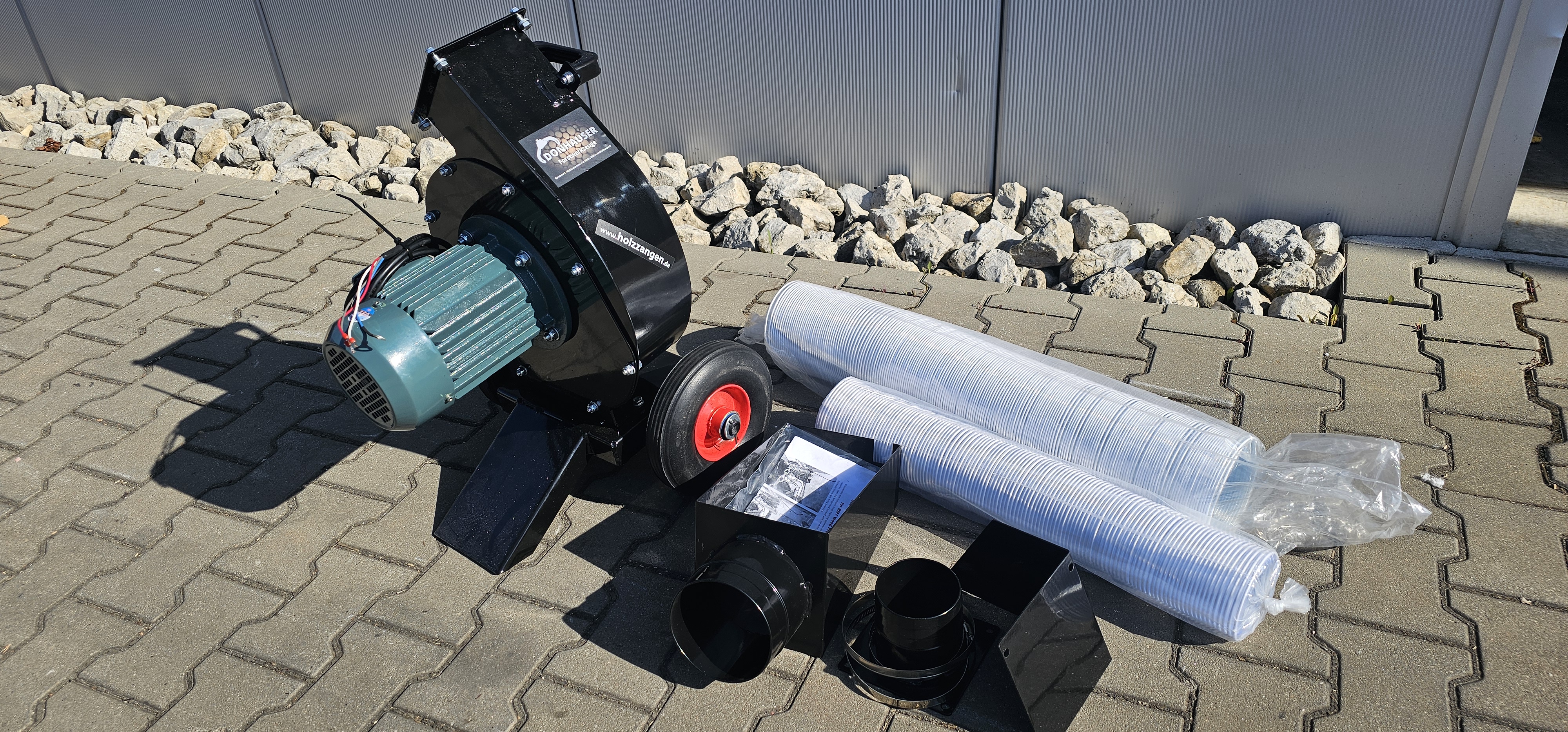 Mobiler Absauger für holzverarbeitende Maschinen - Hydraulisch
